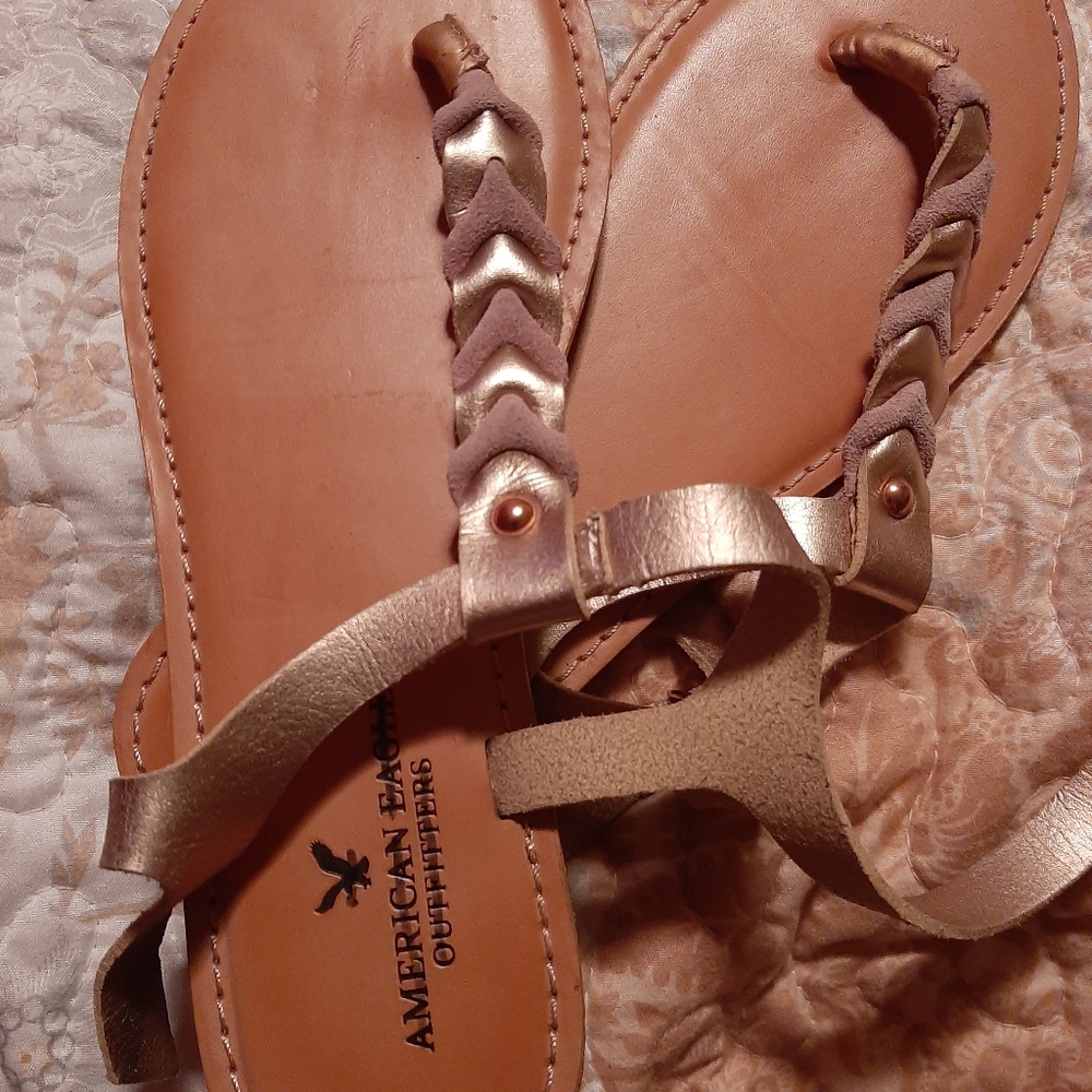 American Eagle summer sandle .,  between the toe..very nice